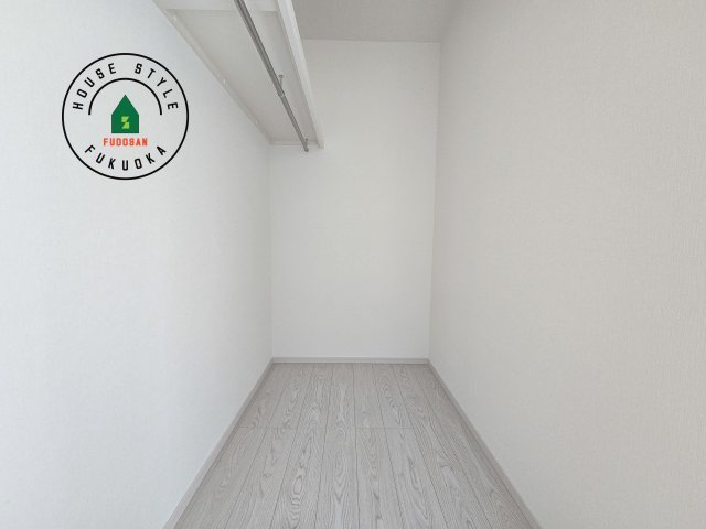 春日市白水ヶ丘2丁目第3-3棟（1号棟）の収納|洋服や大きな荷物が多い方や人数の多いご家族などは、一般的なクローゼットよりもウォークインクローゼットのほうが使い勝手が良いです。