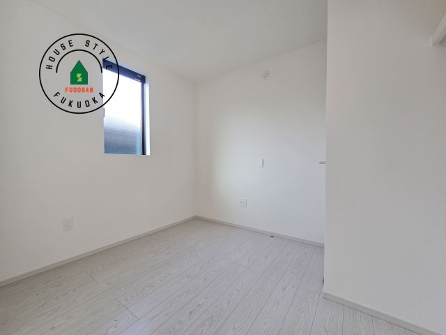 春日市白水ヶ丘2丁目第3-3棟（1号棟）の洋室|落ち着いた色調の洋室です。