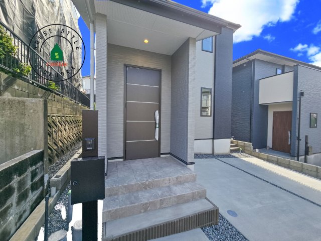 春日市白水ヶ丘2丁目第3-3棟（1号棟）の玄関|おでかけの時も帰った時も、「我が家」を最初に感じでもらえる素敵な空間に。