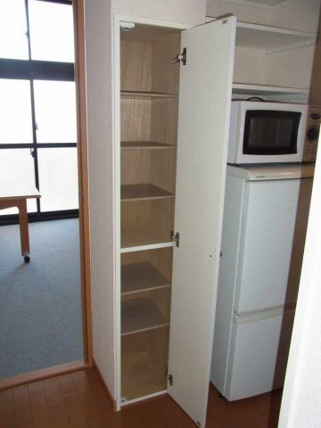 レオパレスエストやわたのその他|靴箱