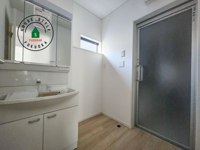 糟屋郡篠栗町田中1丁目第1-4棟（3号棟）の脱衣所|脱衣所、洗面所は小さなプライベートスペース。歯磨き、洗顔と毎日施す個人空間。