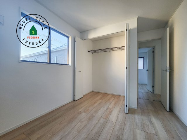 糟屋郡篠栗町田中1丁目第1-4棟（3号棟）の洋室|各部屋収納を備えており過ごしやすいお家です！