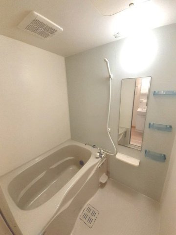 ミル　アージュＣの浴室