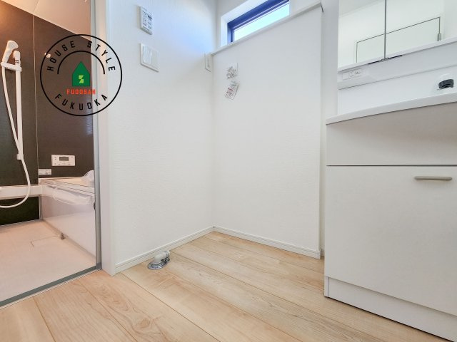 福岡市西区今宿町第2-2棟(2号棟)のランドリースペース|ランドリースペースは広さもたっぷり。