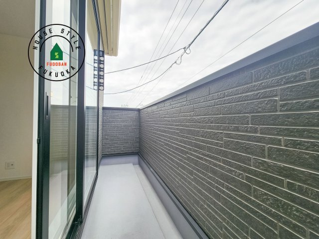 大野城市大城3丁目第9-2棟（2号棟）のバルコニー|バルコニーに自分のこだわりをもたせる。120％自由自在のバルコニー。もちろんお洗濯物を干す、ゴミを一時保管するなどもおまかせください。バルコニーを多目的スペースとして考えてみましょう。