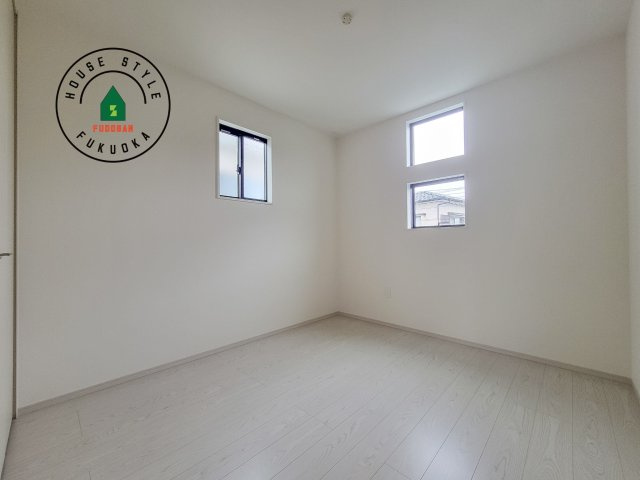 春日市白水ヶ丘2丁目第2-2棟（1号棟）の子供部屋|穏やかな光が差し込む室内には、穏やかな時間が流れます。