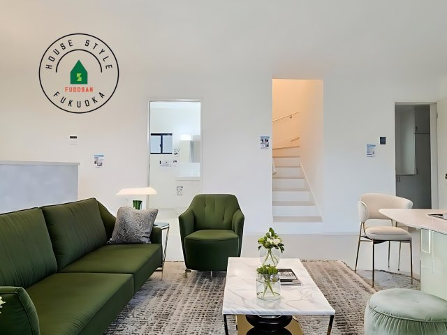 春日市白水ヶ丘2丁目第2-2棟（1号棟）の居間・リビング|明るく開放的なリビングダイニングは豊かな陽光が注ぎ込み、やすらぎの空間を演出してくれます。ご家族で楽しいひとときをお過ごし下さい。※家具はCGを合成したものです。