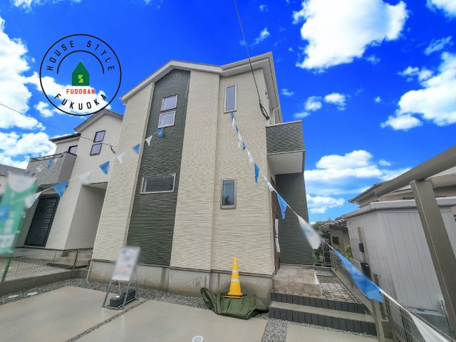 春日市白水ヶ丘2丁目第2-2棟（2号棟）の外観|デザイン性のある外観です。