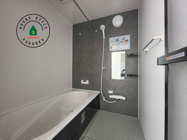 福岡市南区若久6丁目第9-2棟（2号棟）の内観：施工例|1日の疲れを癒してくれる広々バスルーム。雨の日のお洗濯にも大活躍な浴室乾燥機付です！