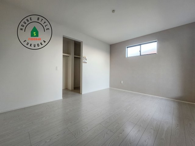 福岡市南区若久6丁目第9-2棟（2号棟）の内観：施工例|主寝室には収納力に優れたクローゼットがありますので、お部屋もすっきり片付きます。