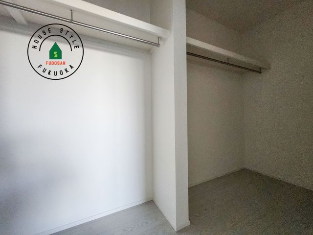 福岡市南区若久6丁目第9-2棟（2号棟）の内観：施工例|洋服や大きな荷物が多い方や人数の多いご家族などは、一般的なクローゼットよりもウォークインクローゼットのほうが使い勝手が良いです。