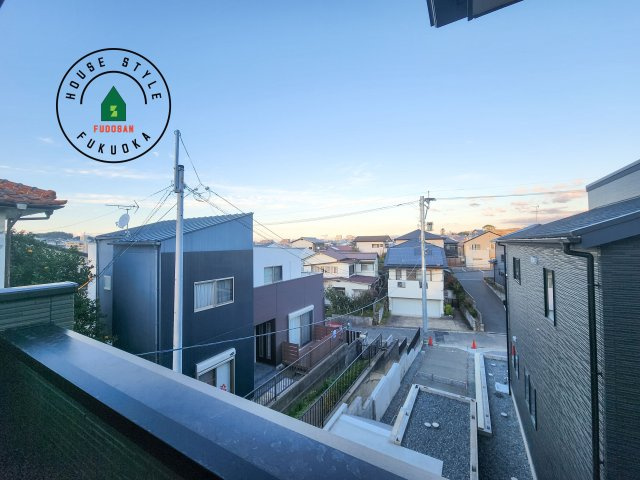 福岡市南区若久6丁目第9-2棟（2号棟）の外観：施工例|窓から緑が見える物件も魅力的です。