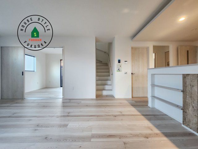 福岡市南区若久6丁目第9-2棟（2号棟）の内観：施工例|キッチンから立ち込める香りが今日の料理を期待させます。