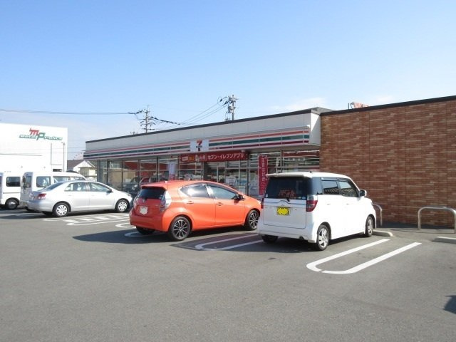 ラピスの周辺|セブンイレブン大牟田八江町店まで450m