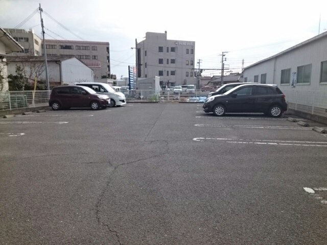 サンワードⅠの駐車場