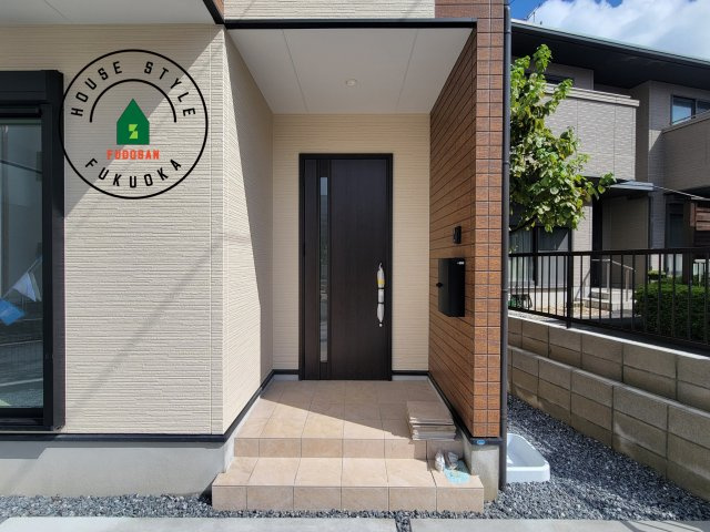 福岡市南区和田2丁目第1-2棟（2号棟）の玄関|おでかけの時も帰った時も、「我が家」を最初に感じでもらえる素敵な空間に。