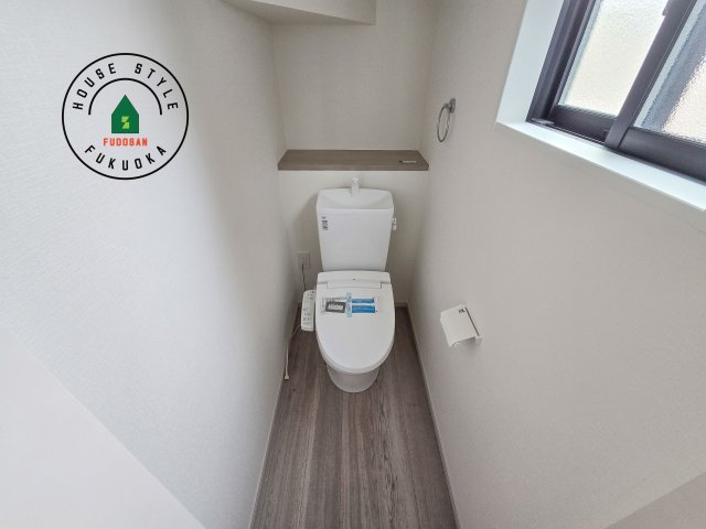 福岡市南区曰佐5丁目第2-4棟（1号棟）のトイレ|温水洗浄便座を完備しております。2ヶ所にトイレがあるのは朝の慌ただしい時間も安心です。