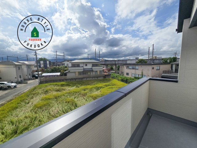 福岡市南区曰佐5丁目第2-4棟（1号棟）の展望|窓から緑が見える物件も魅力的です。