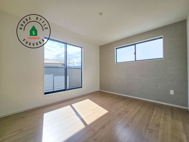 福岡市南区曰佐5丁目第2-4棟（3号棟）の寝室|主寝室には収納力に優れたクローゼットがありますので、お部屋もすっきり片付きます。