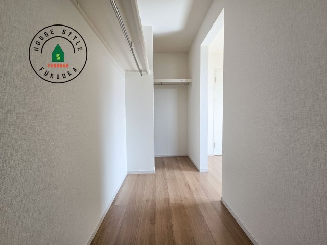 福岡市南区曰佐5丁目第2-4棟（3号棟）の収納|洋服や大きな荷物が多い方や人数の多いご家族などは、一般的なクローゼットよりもウォークインクローゼットのほうが使い勝手が良いです。