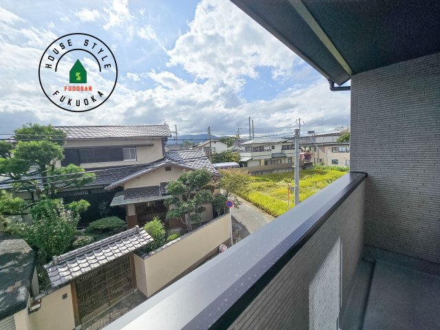 福岡市南区曰佐5丁目第2-4棟（3号棟）の展望|窓から緑が見える物件も魅力的です。