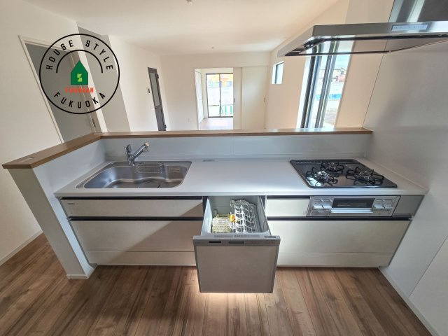 福岡市南区曰佐5丁目第2-4棟（3号棟）のキッチン|キッチン。グリル・食器洗い乾燥機・浄水器も完備。