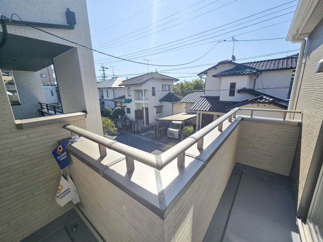 福岡市東区奈多1丁目第1-2棟（1号棟）の展望|窓から緑が見える物件も魅力的です。