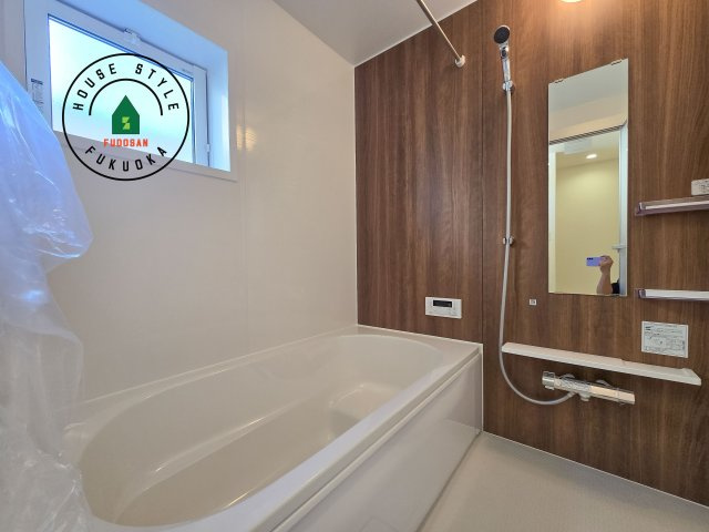 福岡市東区奈多1丁目第1-2棟（2号棟）の浴室|1日の疲れを癒してくれる広々バスルーム。雨の日のお洗濯にも大活躍な浴室乾燥機付です！