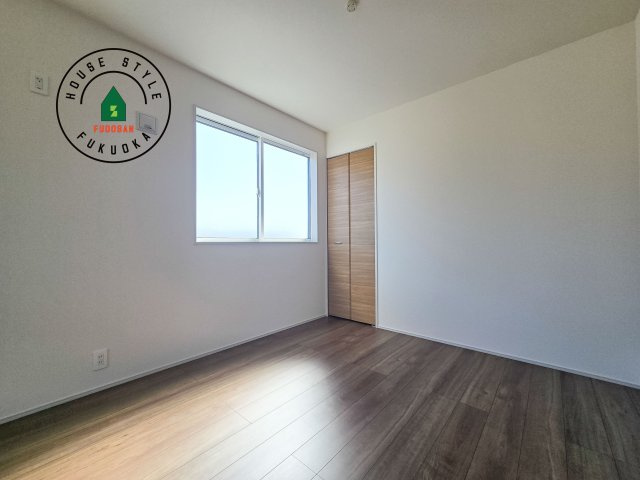 福岡市東区奈多1丁目第1-2棟（2号棟）の洋室|採光良好な洋室は全居室、複層ガラスの遮熱効果と断熱効果で、一年中快適に過ごせます。