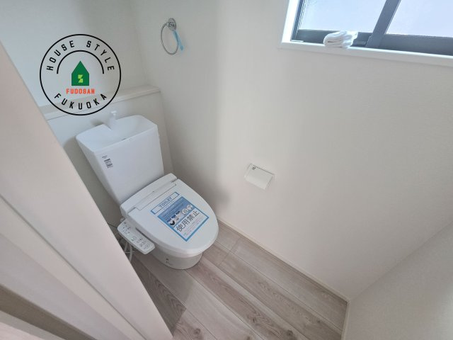 福岡市東区香住ケ丘5丁目第1-3棟（1号棟）のトイレ|温水洗浄便座を完備しております。2ヶ所にトイレがあるのは朝の慌ただしい時間も安心です。