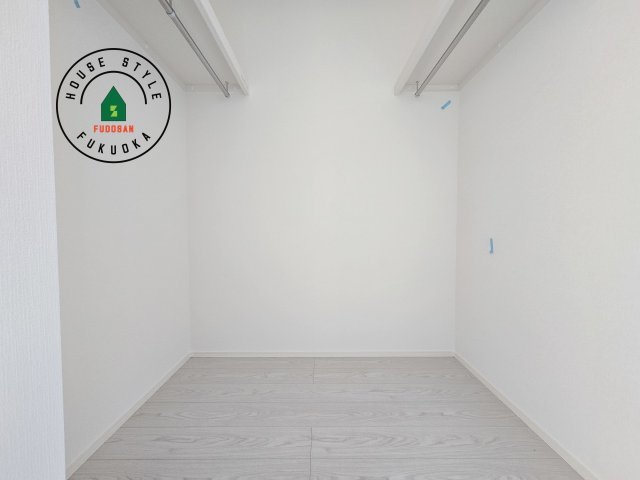 福岡市東区香住ケ丘5丁目第1-3棟（1号棟）の収納|洋服や大きな荷物が多い方や人数の多いご家族などは、一般的なクローゼットよりもウォークインクローゼットのほうが使い勝手が良いです。