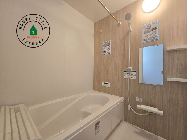 福岡市東区香住ケ丘5丁目第1-3棟（3号棟）の浴室|1日の疲れを癒してくれる広々バスルーム。雨の日のお洗濯にも大活躍な浴室乾燥機付です！