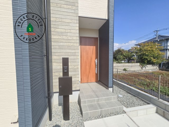 福岡市東区香住ケ丘5丁目第1-3棟（3号棟）の玄関|おでかけの時も帰った時も、「我が家」を最初に感じでもらえる素敵な空間に。