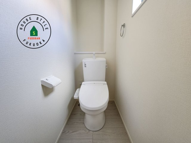 糟屋郡志免町大字吉原第3-1棟（1号棟）のトイレ|温水洗浄便座を完備しております。2ヶ所にトイレがあるのは朝の慌ただしい時間も安心です。