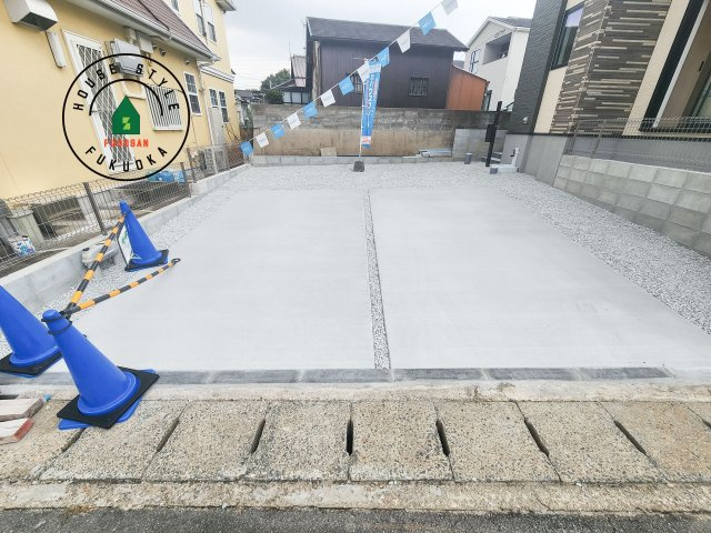 糟屋郡須恵町大字須恵第21-1棟（1号棟）の駐車場|広々した駐車場になります。3台並列駐車となります。