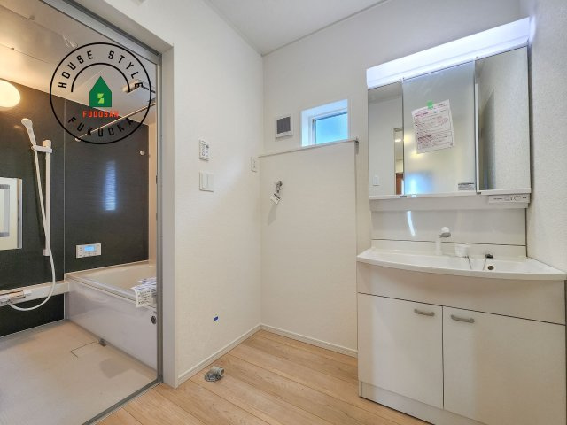 小郡市寺福童第12-2棟（1号棟）の脱衣所|脱衣所、洗面所は小さなプライベートスペース。歯磨き、洗顔と毎日施す個人空間。