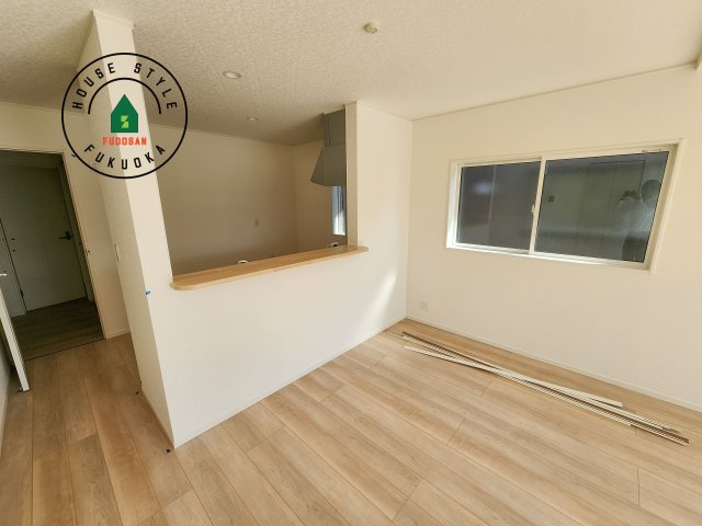 小郡市寺福童第12-2棟（1号棟）のダイニング|ダイニングとリビングのメリハリが付けやすい空間設計になっています。