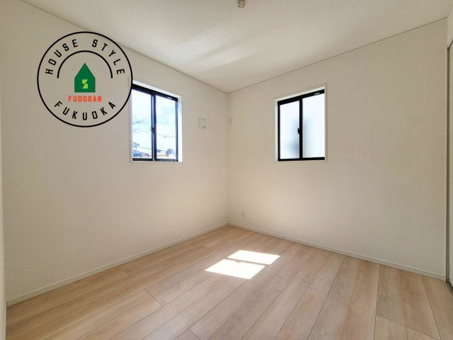 福岡市南区曰佐3丁目第2-3棟（2号棟）の子供部屋|穏やかな光が差し込む室内には、穏やかな時間が流れます。