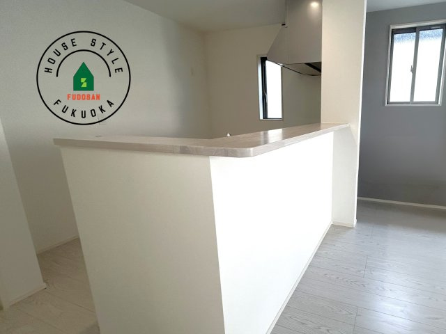 福岡市城南区西片江2丁目第1-2棟（1号棟）の内観：施工例|キッチンから立ち込める香りが今日の料理を期待させます。