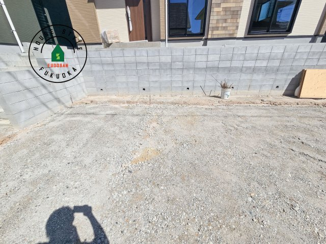 大野城市南ヶ丘6丁目第3-4棟（2号棟）の駐車場|広々した駐車場になります。3台並列駐車となります。