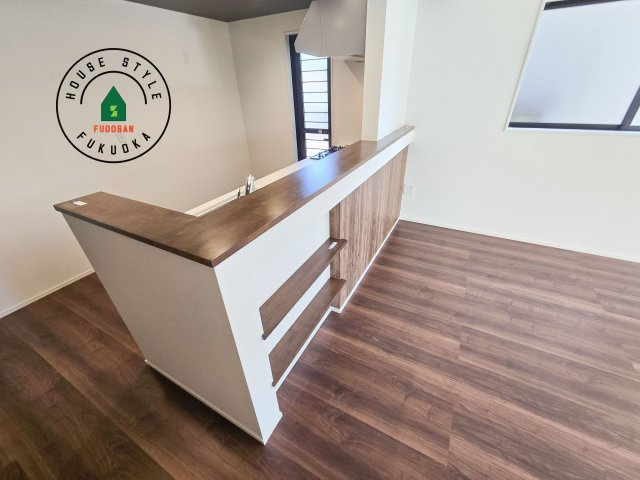 大野城市南ヶ丘6丁目第3-4棟（2号棟）のダイニング|キッチンから立ち込める香りが今日の料理を期待させます。