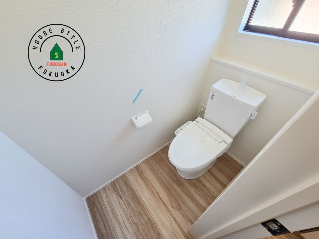 大野城市南ヶ丘6丁目第3-4棟（3号棟）のトイレ|温水洗浄便座を完備しております。2ヶ所にトイレがあるのは朝の慌ただしい時間も安心です。