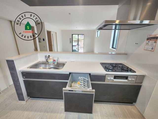 福岡市南区皿山1丁目第5-1棟（1号棟）のキッチン|キッチン。グリル・食器洗い乾燥機・浄水器も完備。