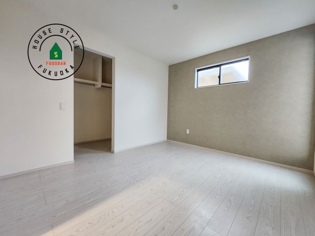 古賀市花見南2丁目第5-2棟(2号棟）の内観：施工例|主寝室には収納力に優れたクローゼットがありますので、お部屋もすっきり片付きます。