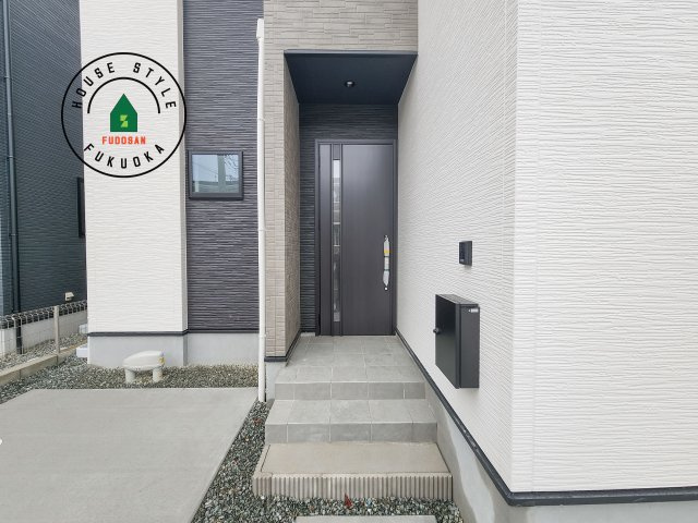 古賀市花見南2丁目第5-2棟(2号棟）の外観：施工例|おでかけの時も帰った時も、「我が家」を最初に感じでもらえる素敵な空間に。