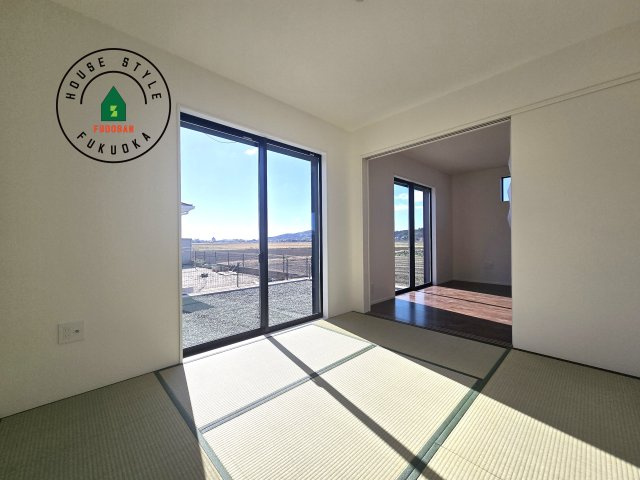 福津市津屋崎8丁目第1-3棟(2号棟）の内観：施工例|柔らかい畳が心地よい和室