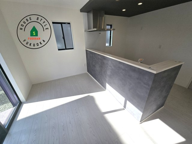 福津市津屋崎8丁目第1-3棟(3号棟）の内観：施工例|キッチンから立ち込める香りが今日の料理を期待させます。