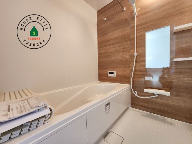 糸島市板持第1-1棟(1号棟)の浴室|1日の疲れを癒してくれる広々バスルーム。雨の日のお洗濯にも大活躍な浴室乾燥機付です！