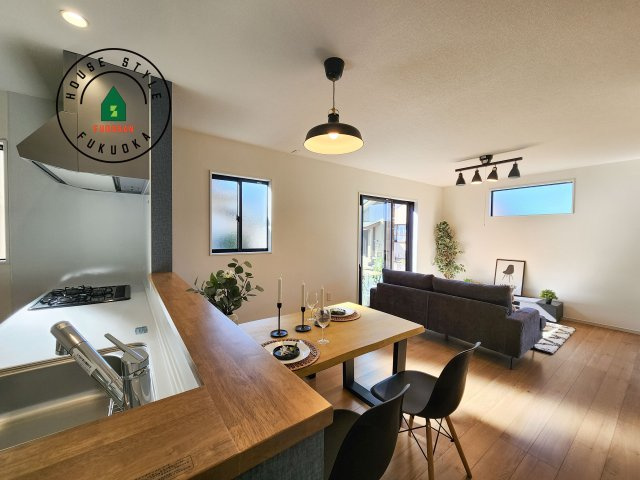 糸島市板持第1-1棟(1号棟)のダイニング|キッチンから立ち込める香りが今日の料理を期待させます。