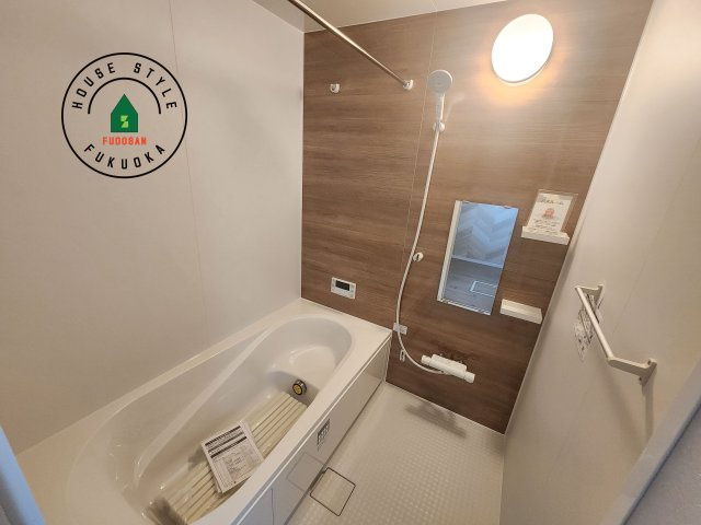 糸島市志摩師吉第8-3棟(2号棟)の浴室|1日の疲れを癒してくれる広々バスルーム。雨の日のお洗濯にも大活躍な浴室乾燥機付です！